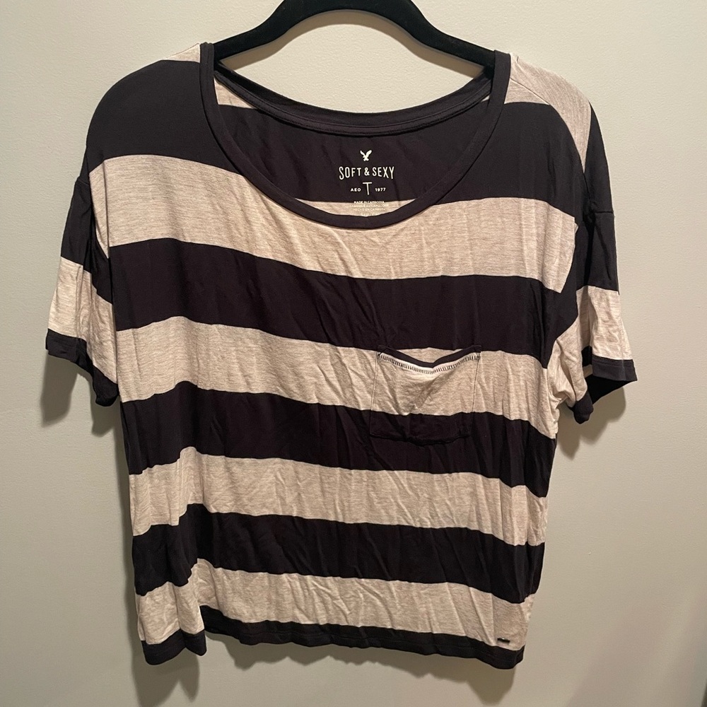American Eagle soft and sexy tee size small. Good condition